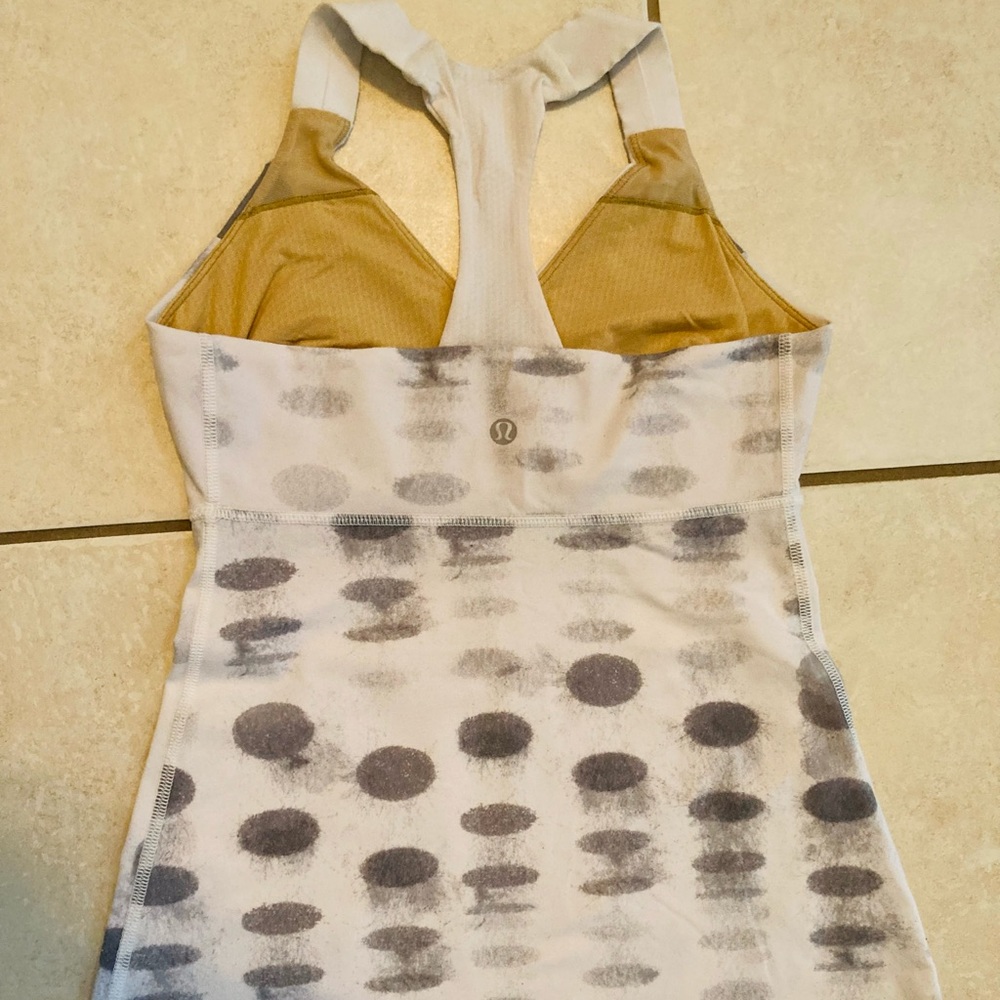 Lululemon tank size 4